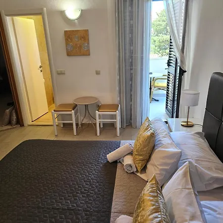 Mario&marina Πανσιόν 3*